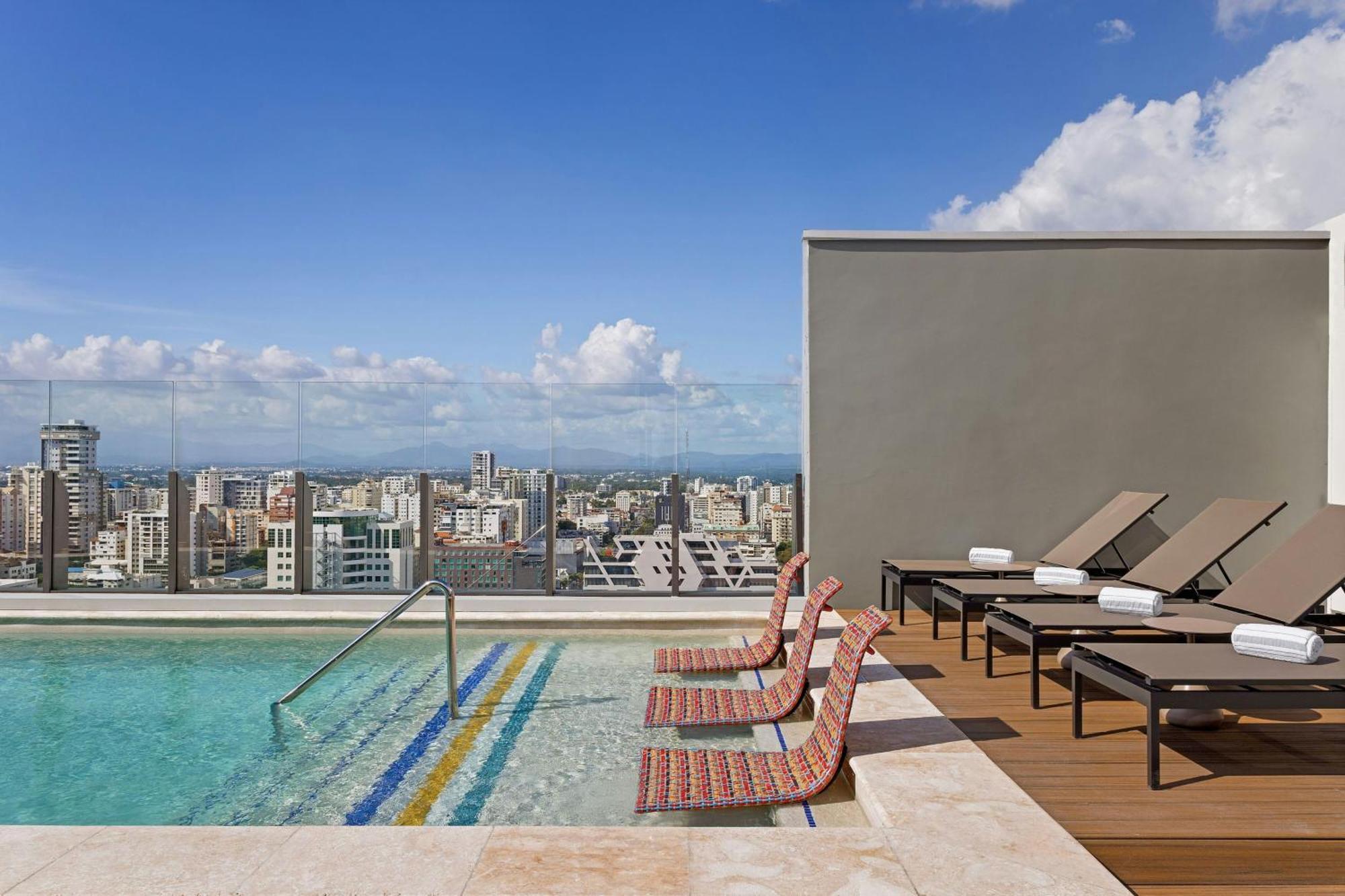Hotel Aloft Santo Domingo Piantini Exterior foto